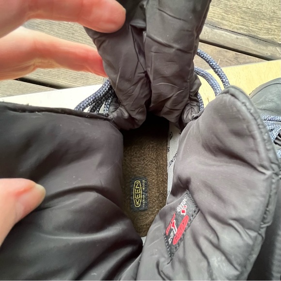 Keen Wm’s Greta Waterproof Black Insulated Lace Up Hiking Boots Sz 8US/38.5 EU - Picture 9 of 16